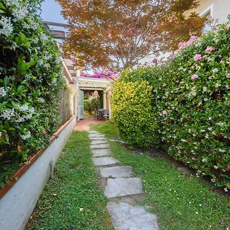 Golden Luxe - New Style In Dei Marmi Private Parking *