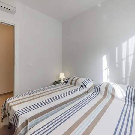 Golden Luxe - New Style In Dei Marmi Private Parking *