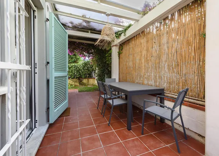 Golden Luxe - New Style In Dei Marmi Private Parking