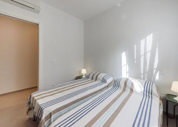 Golden Luxe - New Style In Dei Marmi Private Parking *